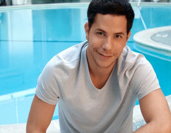 Cristian Chavez pode atuar na novela "Escrava Mãe", da Record