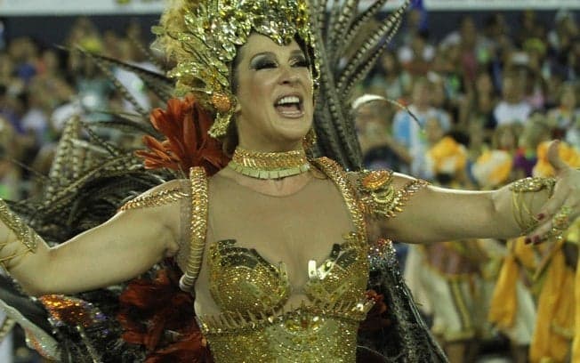 Claudia Raia comemora título do carnaval 2015 da Beija-Flor