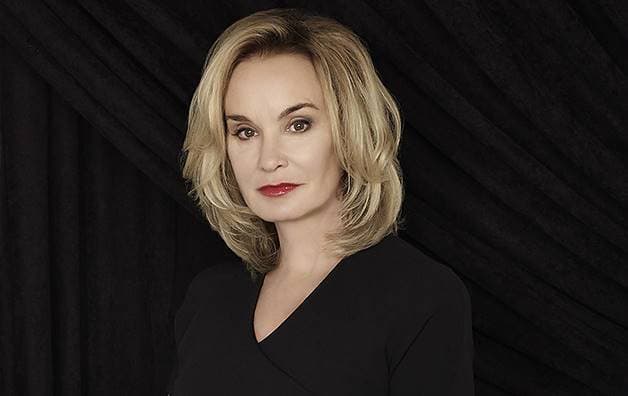 Estrela de "American Horror Story" vai à 25 de Março e ninguém a reconhece