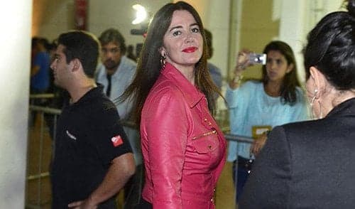 Luma de Oliveira se revolta com bloqueios de bens e faz barraco com Eike Batista