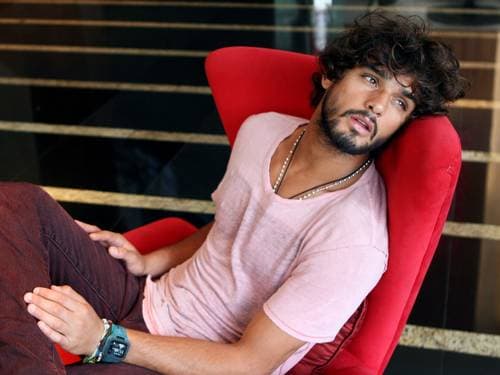 Ex de Bruna Marquezine vira piada com "curso" de atuação