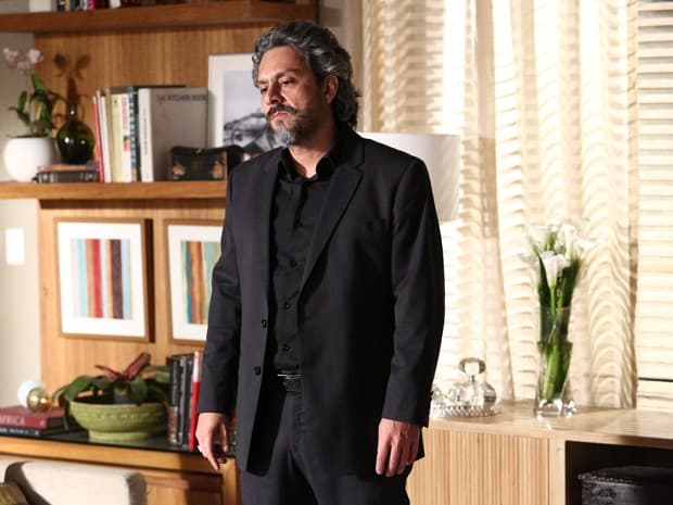 "Império": José Alfredo confronta Maria Marta
