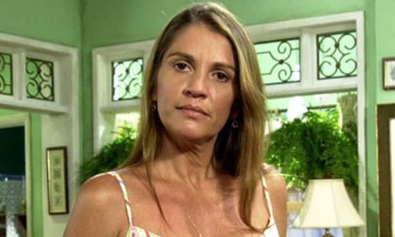 "Na Record eu não piso mais!", diz atriz Tássia Camargo