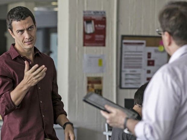 "Babilônia": Trapaça de Luís Fernando é descoberta