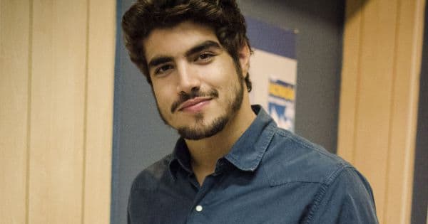 Aprovado? Caio Castro muda o visual para ‘‘I Love Paraisópolis’’