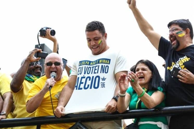 Emissoras se preparam para cobertura dos protestos deste domingo (12)