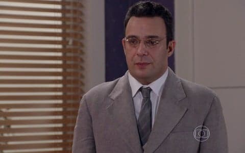 “Alto Astral”: Espírito revela seu passado após pressão de Caíque