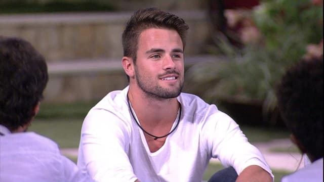 “BBB15” – Fernando afirma que a culpa da separação dos casais é de Luan