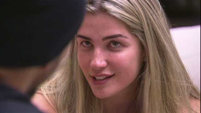 “BBB15”: Aline comenta cenas de Amanda com Fernando: ‘decepção muito grande’