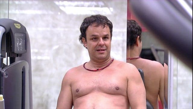 “BBB15” – Adrilles comenta sobre sua beleza: ‘deixa eu ser feio’