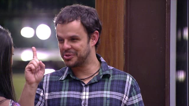 Confinados suspeitam que Xuxa se apresente no ‘‘Big Brother Brasil’’