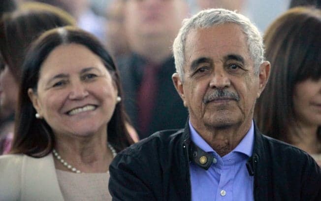 Pais de Zezé Di Camargo e Luciano recebem alta e deixam hospital
