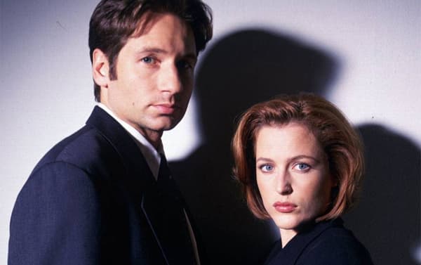 Após 13 anos, Fox anuncia produção de novos episódios da série "Arquivo X"