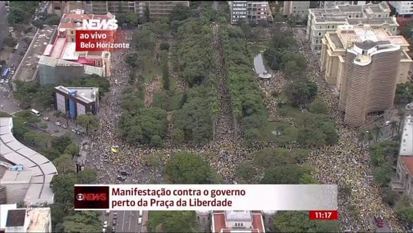 Emissoras interrompem programação para cobrir protestos contra Dilma