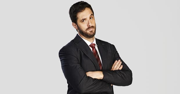 Após 13 anos de casamento, Rafinha Bastos se separa e exibe namorada pela primeira vez