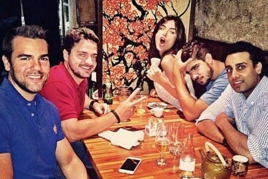 Após rumores de separação, Caio Castro e Maria Casadevall postam foto juntos