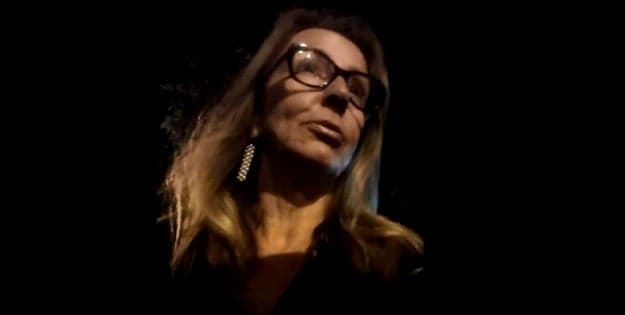Funcionária da Record comete racismo, intimida guardas, e termina presa