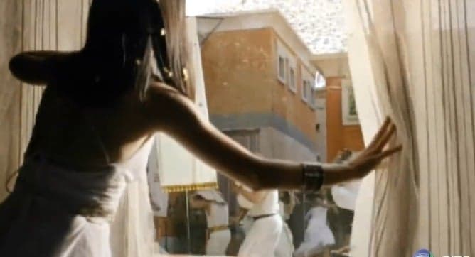 Vídeo: Chamada de "Os Dez Mandamentos" mostra a praga dos gafanhotos