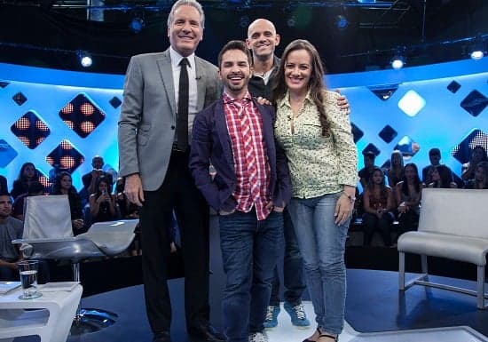 Convidados do "Roberto Justus +" comentam os assuntos mais engraçados e inusitados do mês de março