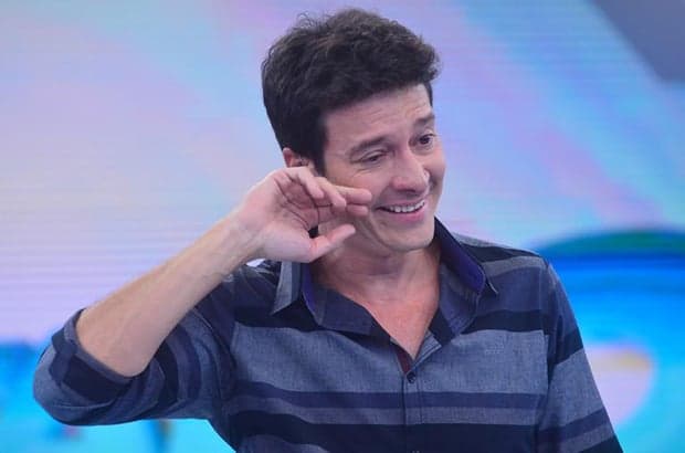 Record convoca grande elenco para chamada sobre a morte da TV Analógica