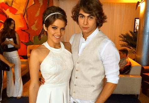 Rafael Vitti e Isabella Santoni são vistos aos beijos em restaurante