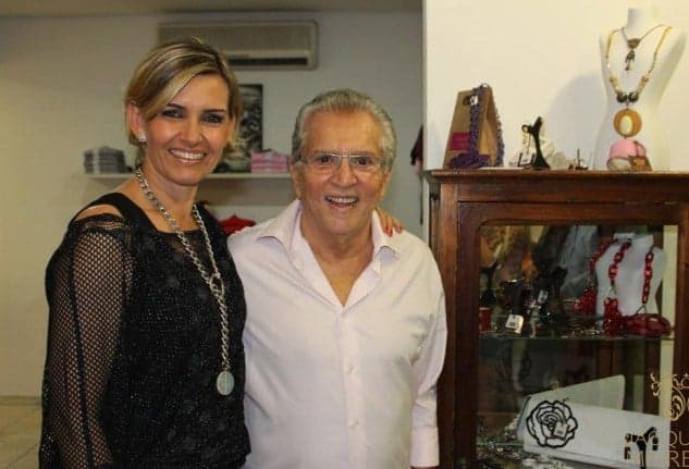 Ex de Carlos Alberto de Nóbrega está namorando com diretor da Record