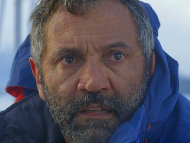 "Sete Vidas": Miguel fica entre a vida e a morte; barco se choca com parede de gelo e explode