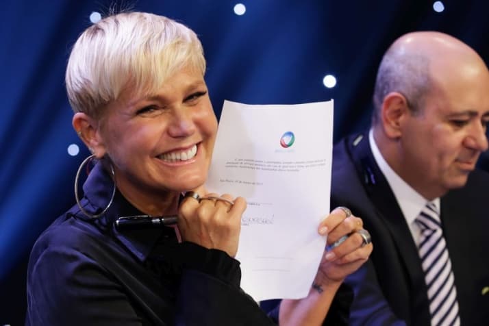 Xuxa grava chamada de seu novo programa na Record