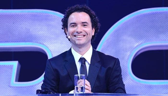 Marco Luque publica foto aos 18 anos e vira piada nas redes sociais; confira!