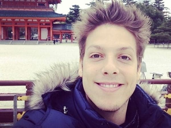 Porchat poderá apresentar talk show na Record