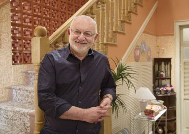 Novelas das 18h e 19h ganharão novos autores na Globo, diz colunista