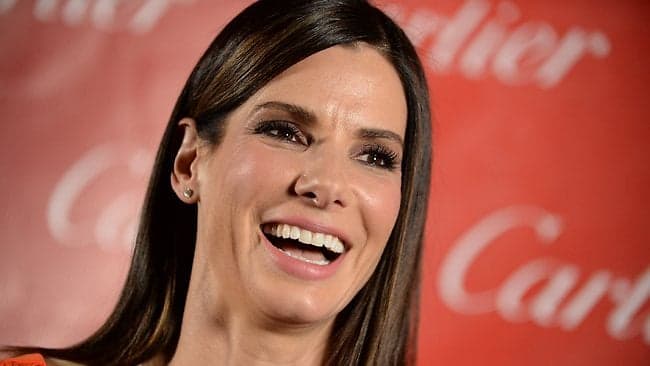 Sandra Bullock passa por tensão, vai parar dentro do armário e liga para emergência; confira o áudio