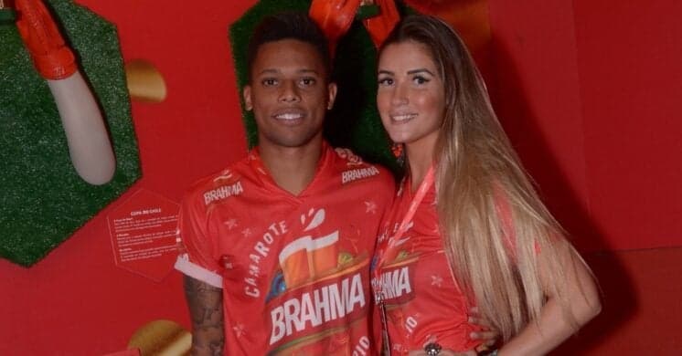 Ex-BBB Aline volta a se envolver com o jogador André Felipe