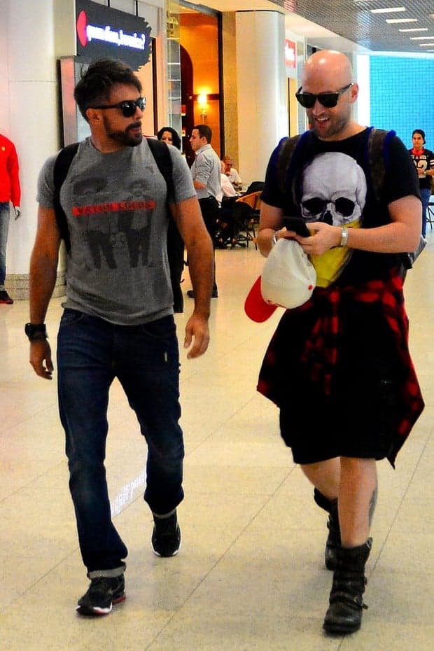 Em aeroporto, fã chora ao encontrar o humorista Paulo Gustavo