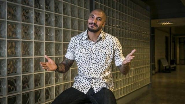 Após deixar o "BBB15" com alta rejeição, Fernando culpa namoros dentro da casa e afirma estar com Amanda
