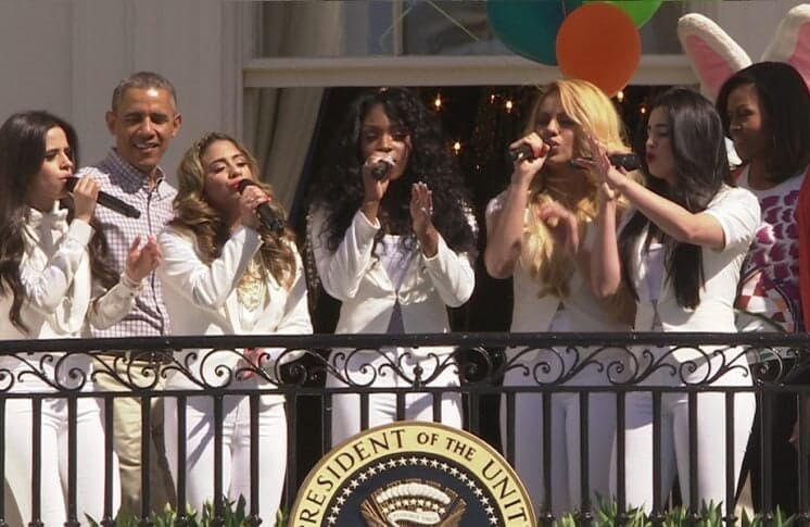 Ao lado de Michelle e Barack Obama, banda Fifth Harmony se apresenta na Casa Branca