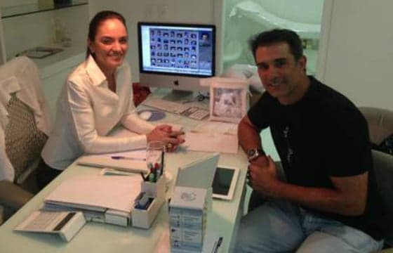 Marcos Pasquim comemora resultado do implante de cabelo: "Ficou natural"