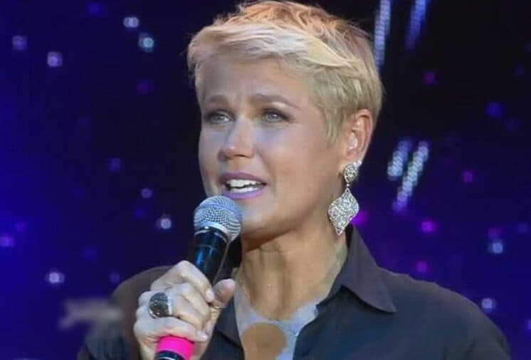 Contratada da Record, Xuxa marca presença em festa de outra emissora