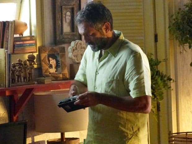 "Sete Vidas": Miguel toma atitude drástica para não ser desmascarado