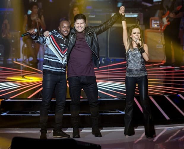 Apesar de bastante criticada pelo público, Sandy é elogiada por Jurados  do "SuperStar" da Globo