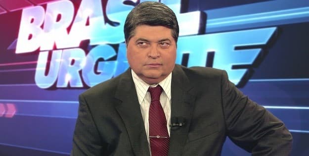 Datena apresenta programa sentado e diz que “Jornal Nacional” o está “copiando”