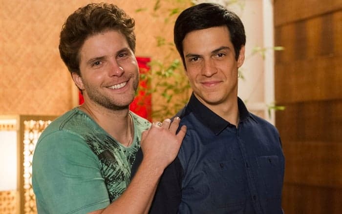 Beijo gay de "Amor à Vida" é editado em exibição no México e causa revolta