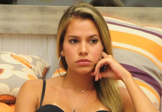 Adriana, ex-BBB, questiona Aline sobre suposto assédio a empregada e gera polêmica na web