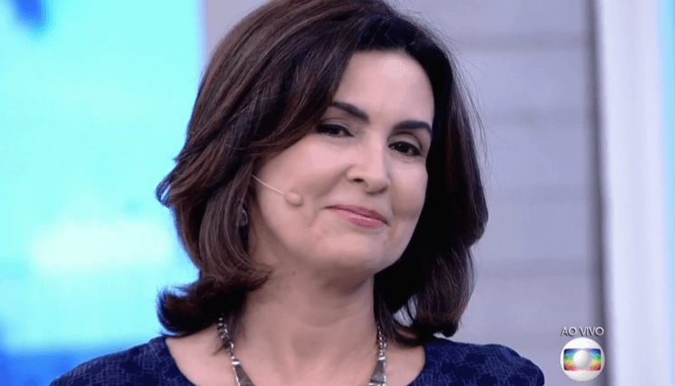 Fátima Bernardes é homenageada no "Encontro" e se emociona
