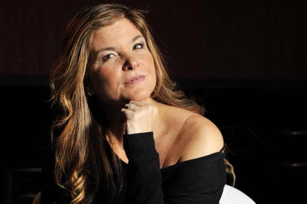 Atriz Cristiana Oliveira perde treze capítulos de livro que escreve por não ter salvado