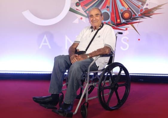 Famosos lamentam a morte do ator Elias Gleiser nas redes sociais