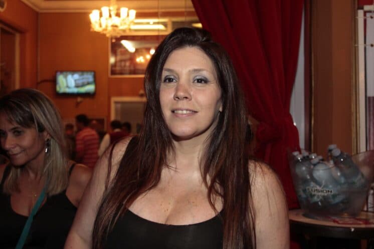 Simony recebe críticas por conta do corpo e rebate: "E daí?"