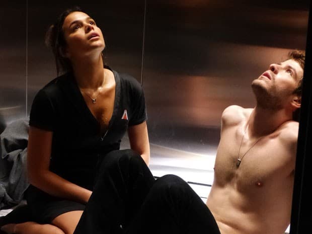 "I Love Paraisópolis": Mari e Benjamin ficam presos em elevador e tiram a roupa um na frente do outro; confira o resumo do capítulo desta terça-feira (12)