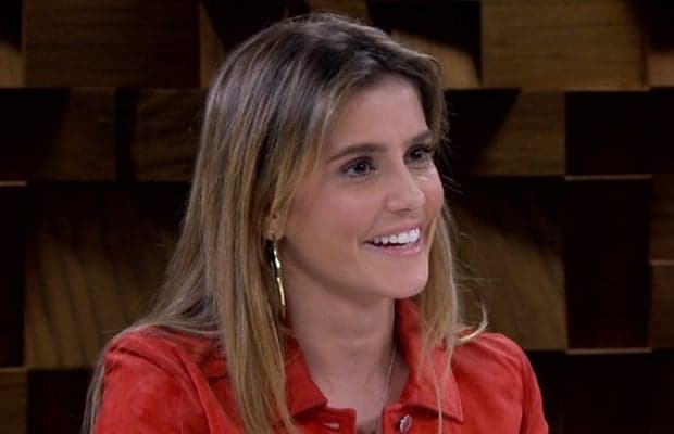 Deborah Secco descobre o sexo do primeiro filho: "uma menina"