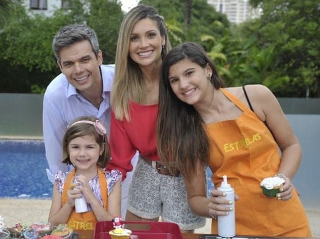 Filha de Flávia Alessandra com Marcos Paulo comemora estreia nas novelas